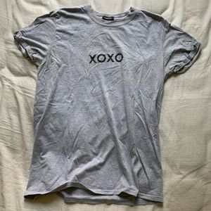 cute gray t-shirt !